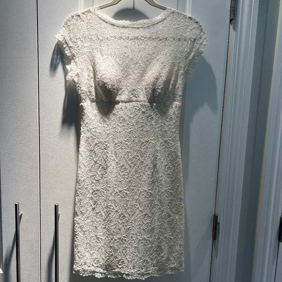 db|studio  Short Lace Cap Sleeve Dress with Exposed Zipper - Picture 2 of 10